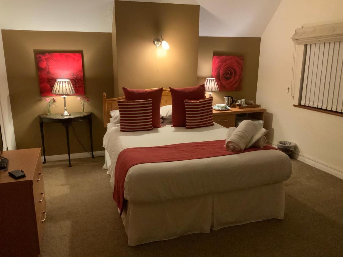 Coltishall The Bridge Guest House מראה חיצוני תמונה